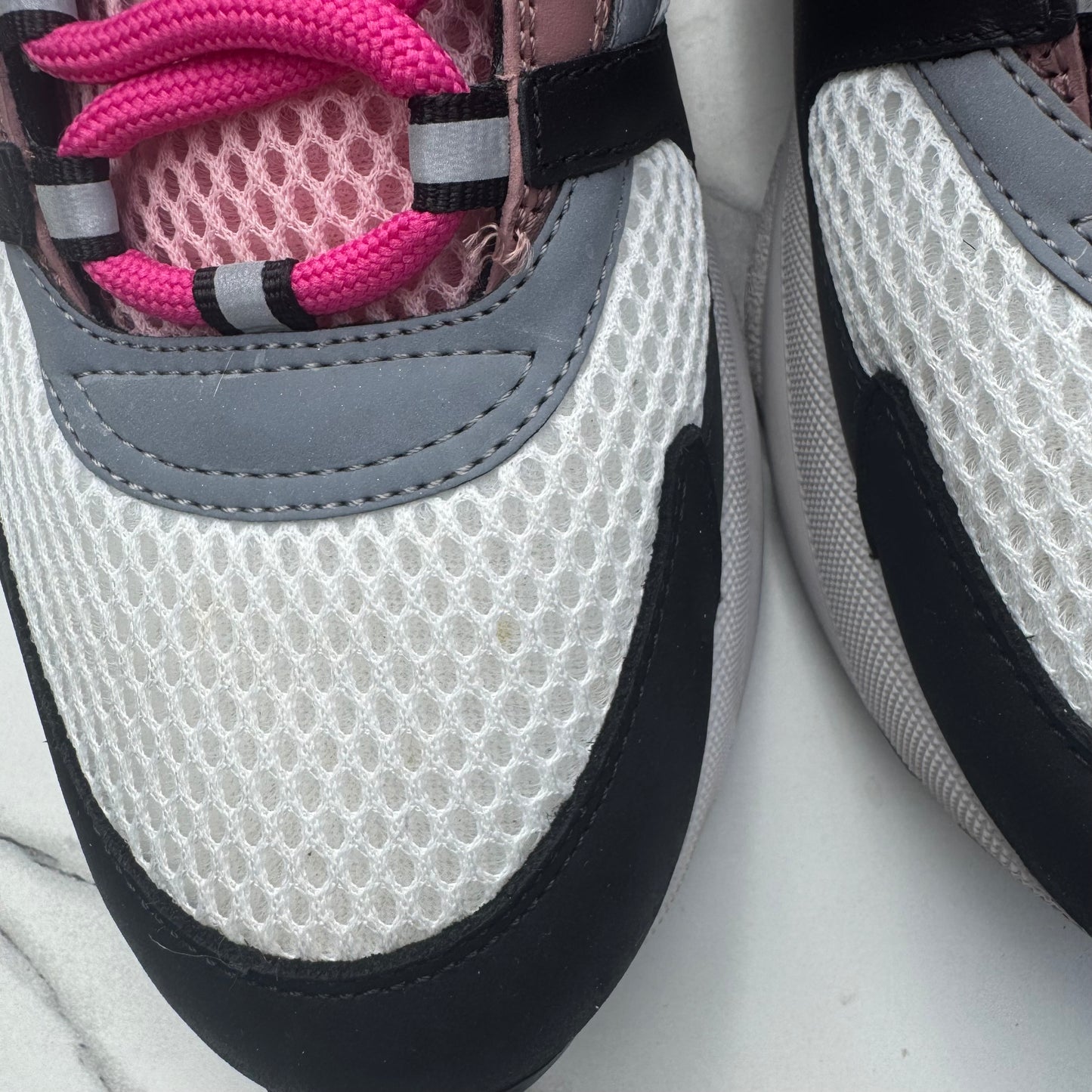 Dior b22 Salmon pink / White