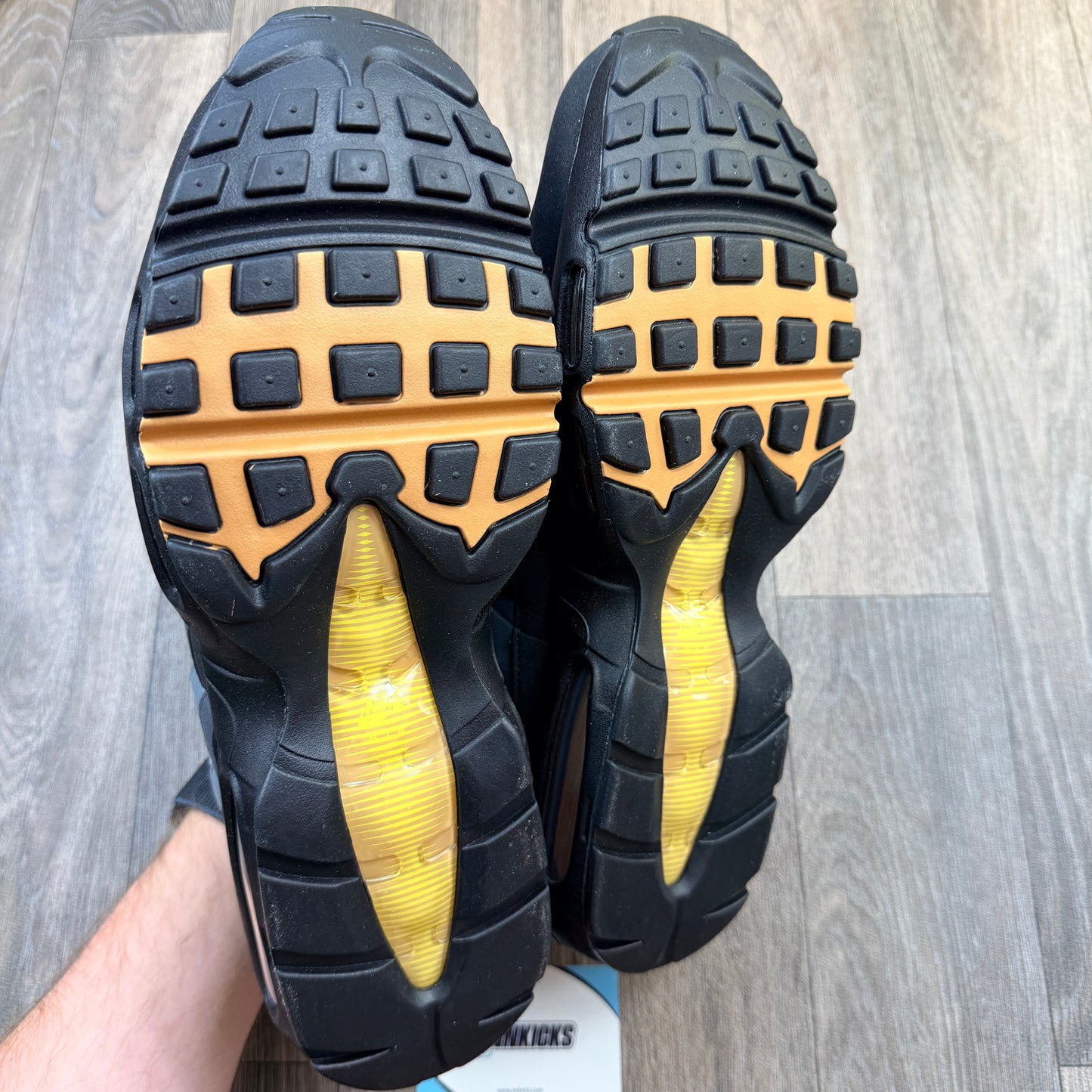 NIKE Air Max 95 Yellow Strike