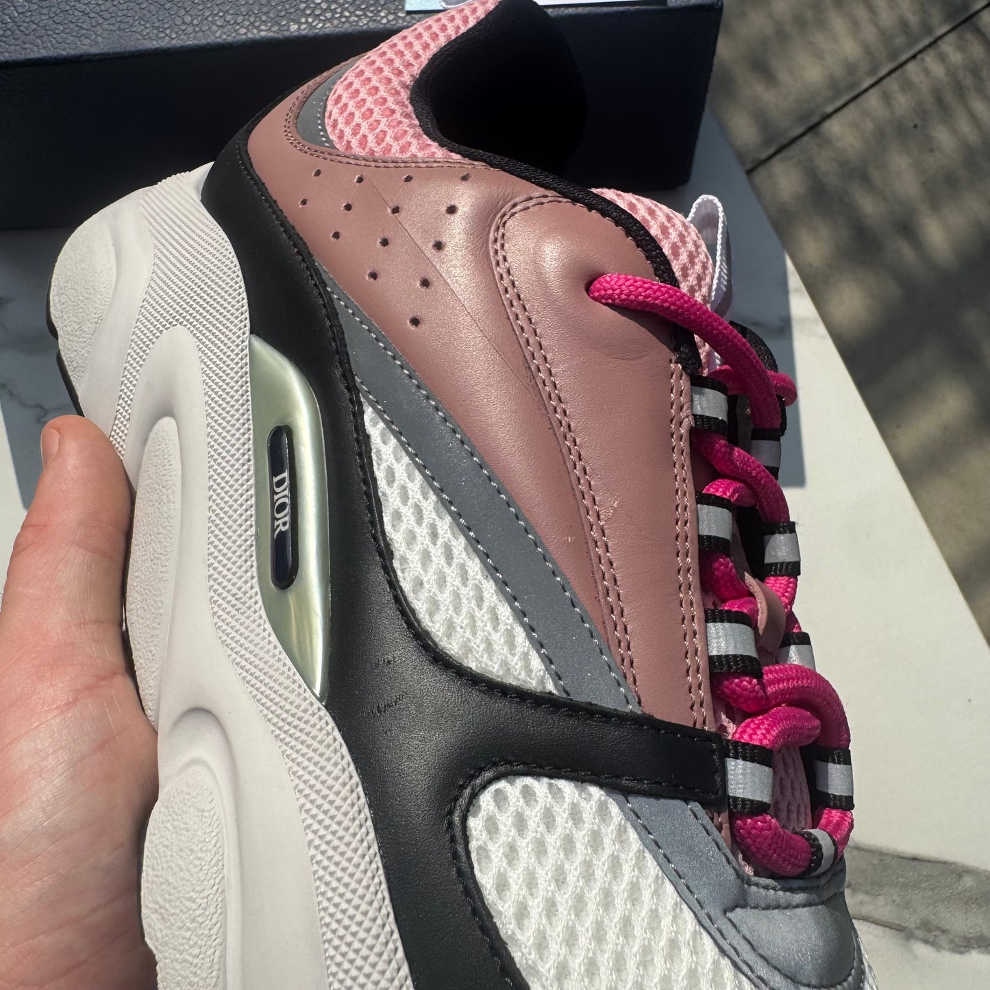 Dior b22 Salmon pink / White