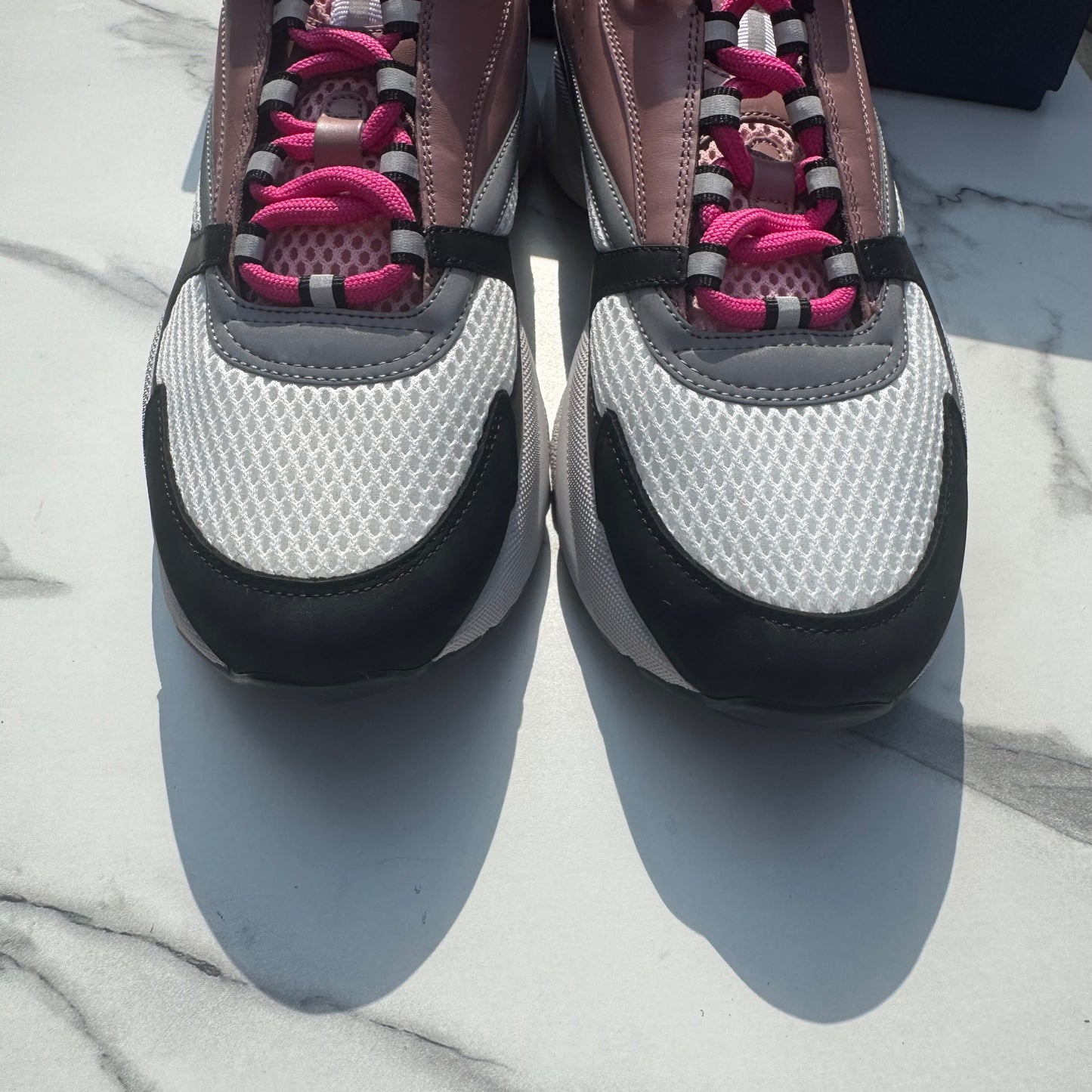 Dior b22 Salmon pink / White