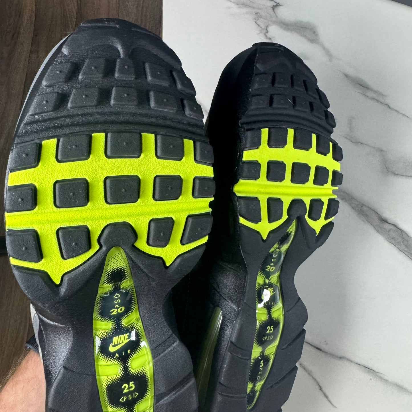 Nike Air Max 95 Neon 2025