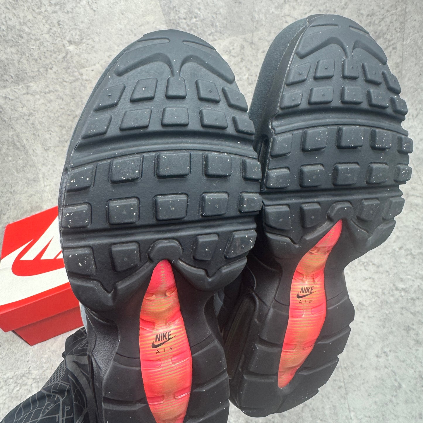 Nike Air Max 95 OG USA Solar Red