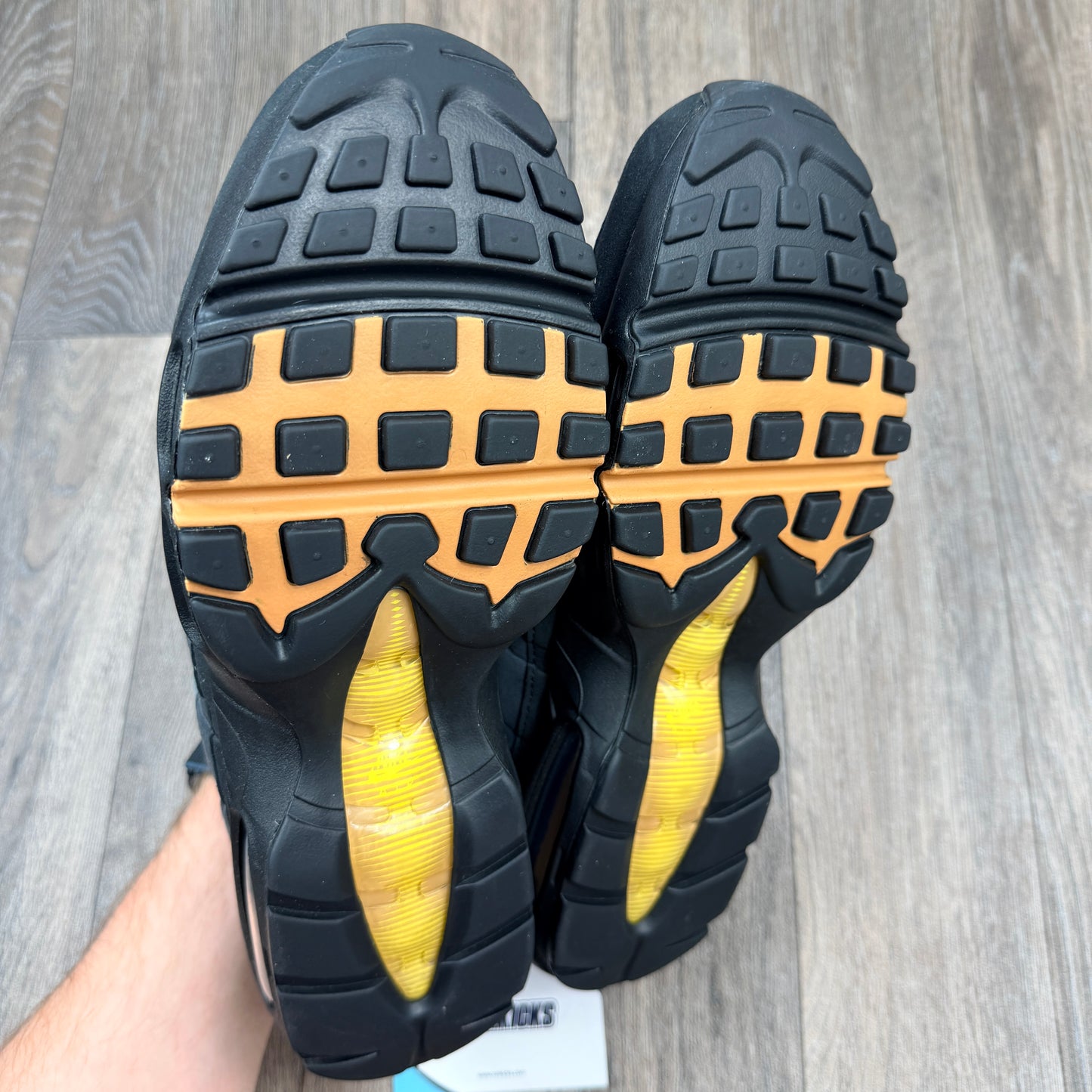 NIKE Air Max 95 Yellow Strike