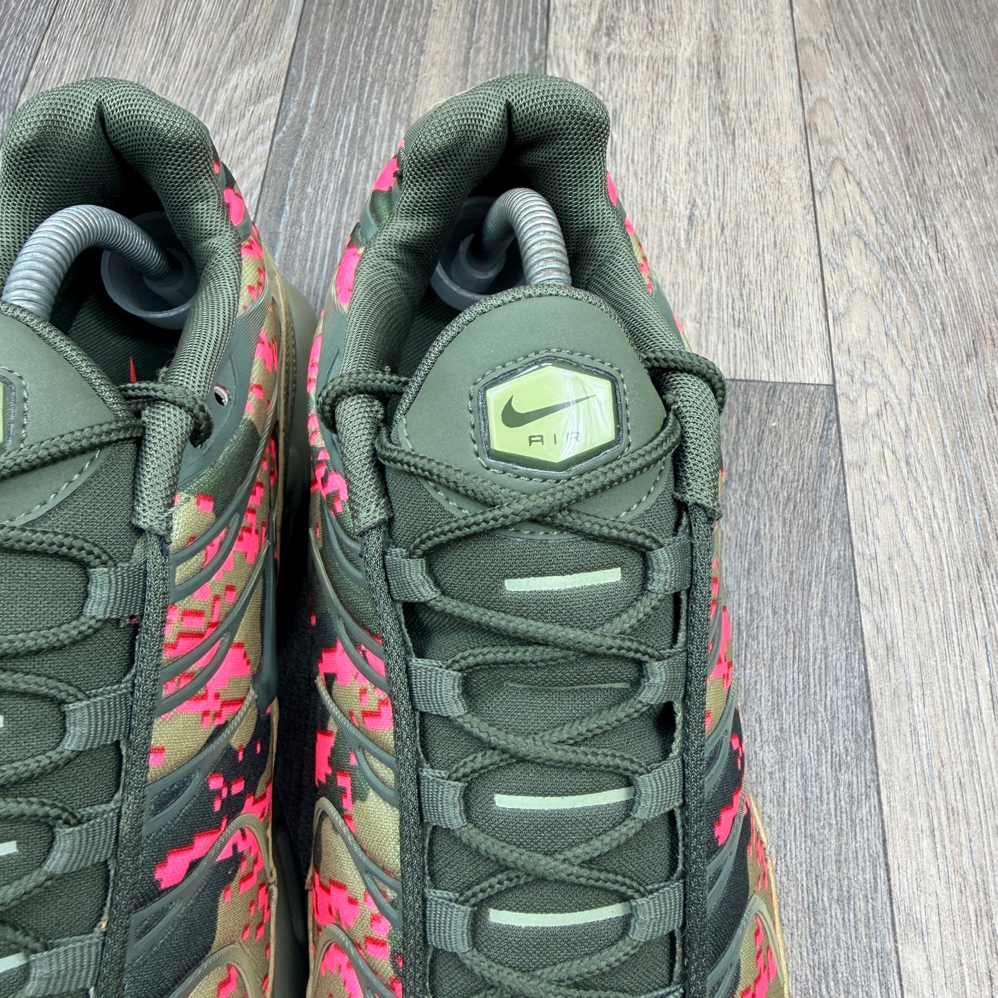 NIKE Air Max Plus TN Neutral Olive Digital Camo