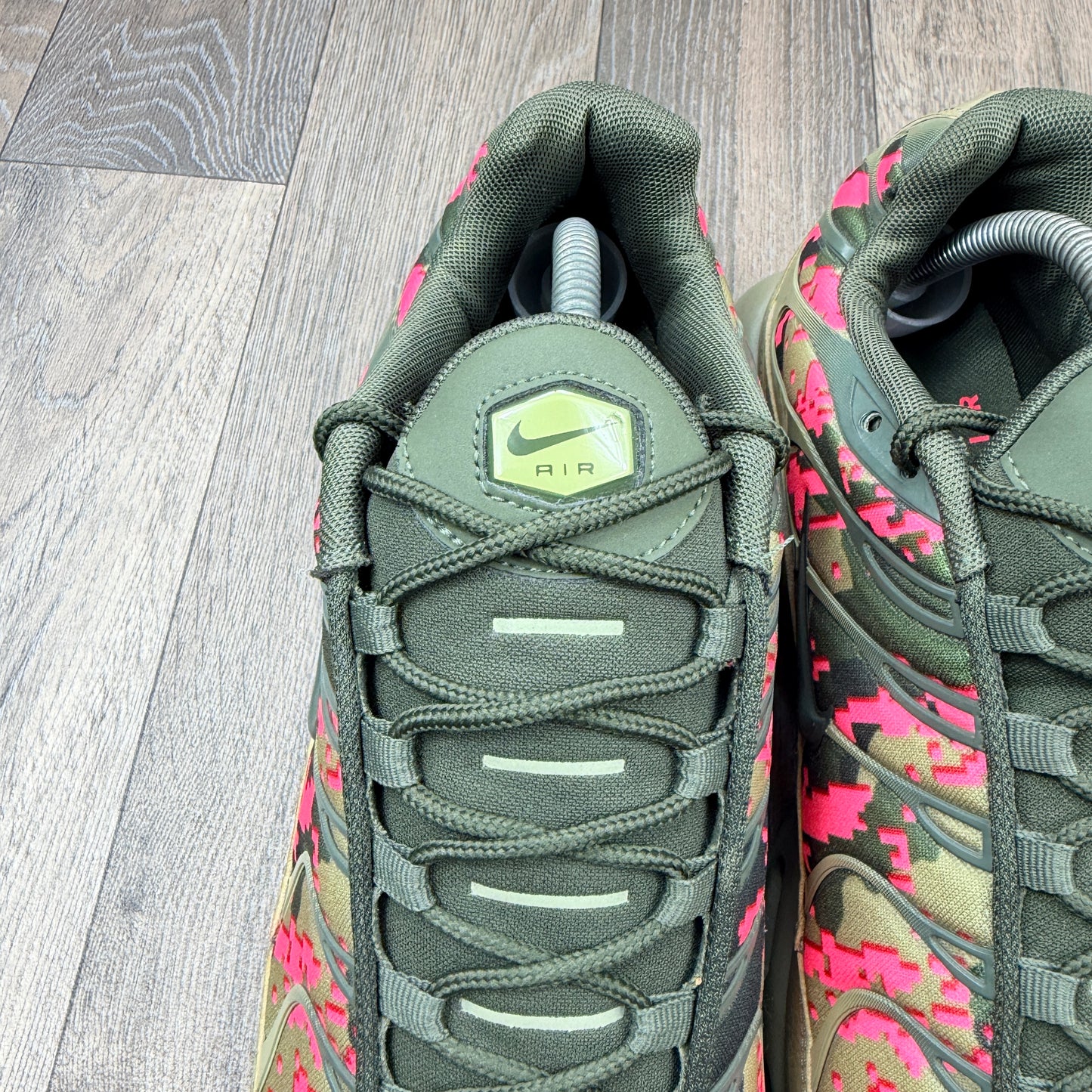 NIKE Air Max Plus TN Neutral Olive Digital Camo