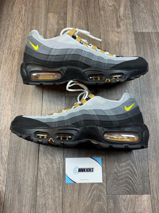 Air max 95 yellow strike