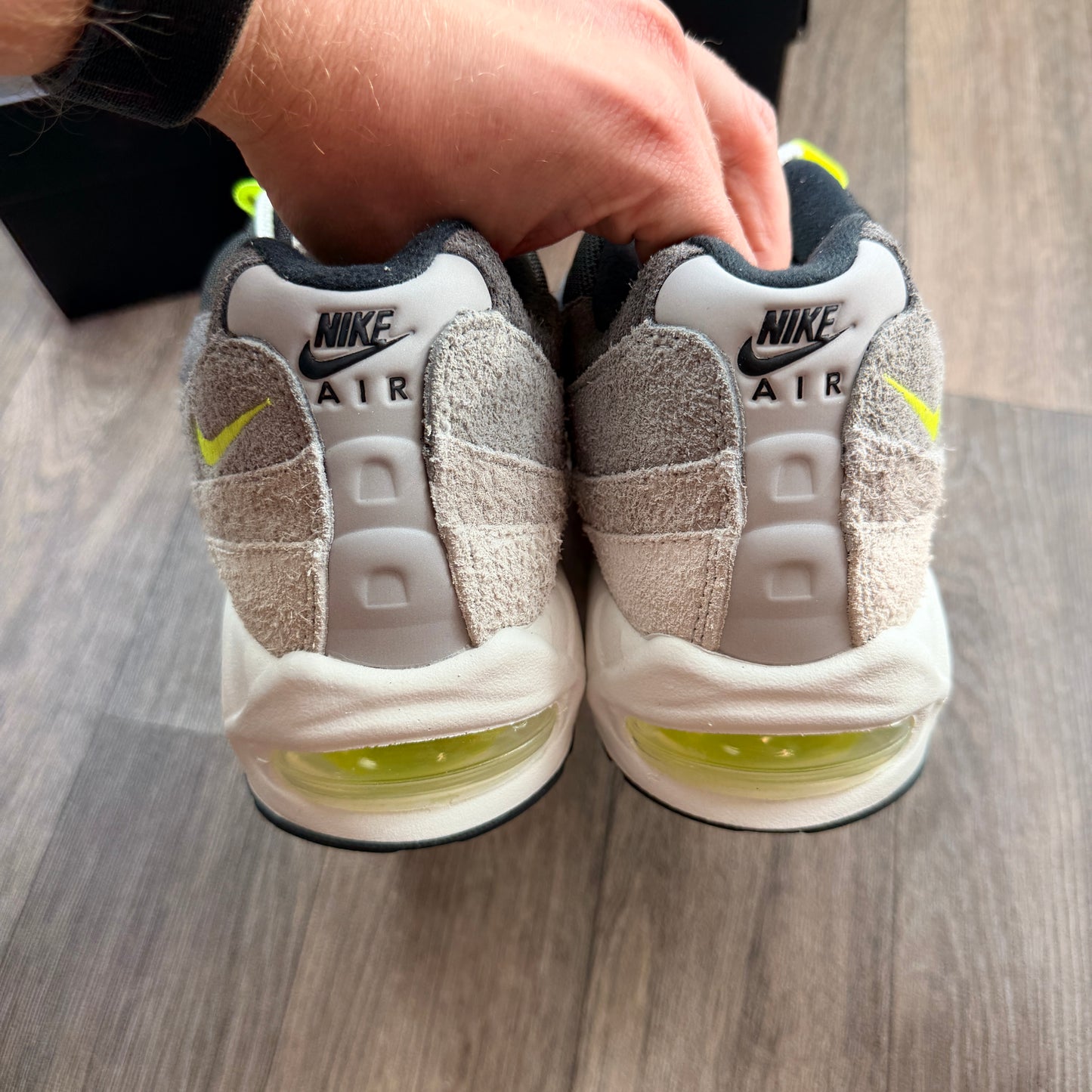 NIKE Air Max 95 Reverse Neon Moma