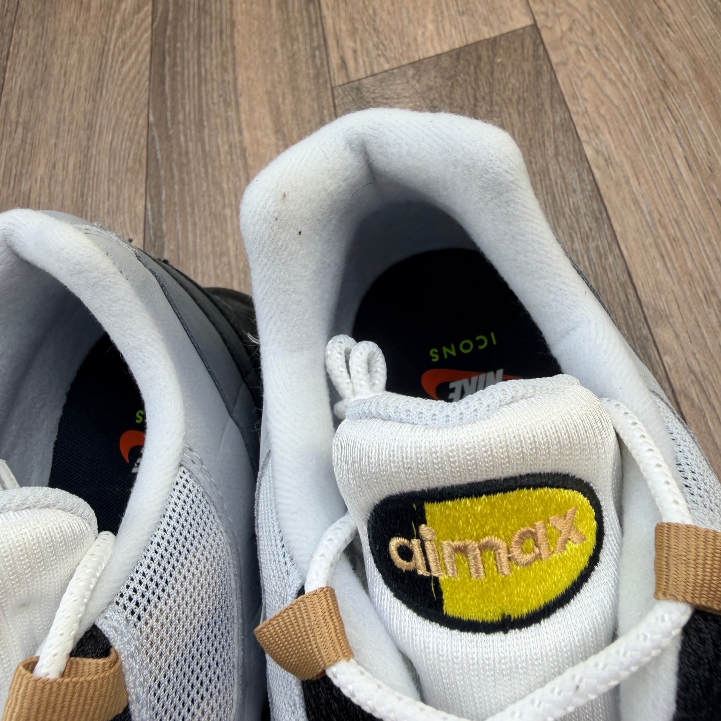 NIKE Air Max 95 Yellow Strike