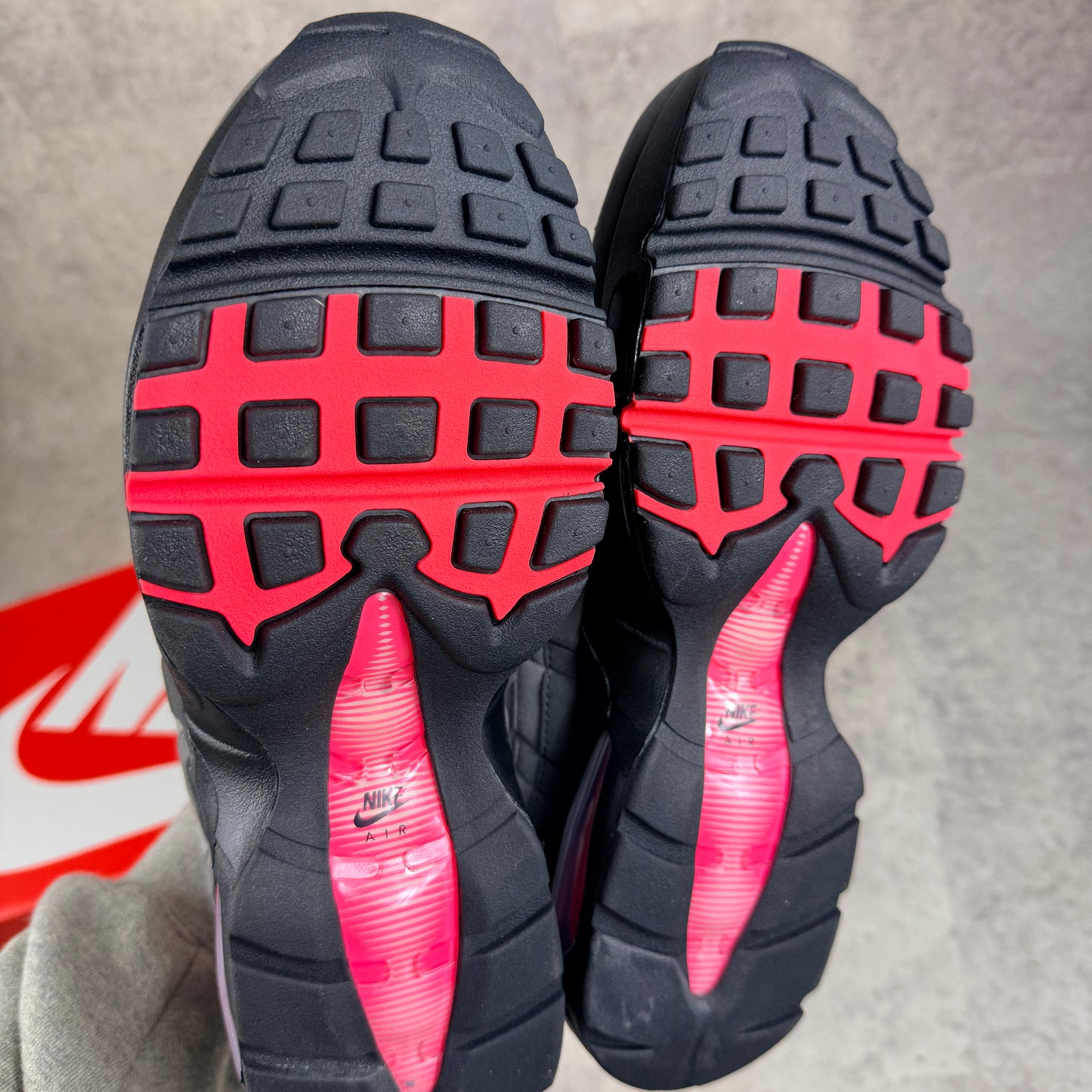 Nike Air Max 95 OG Big Bubble Solar Red 2025