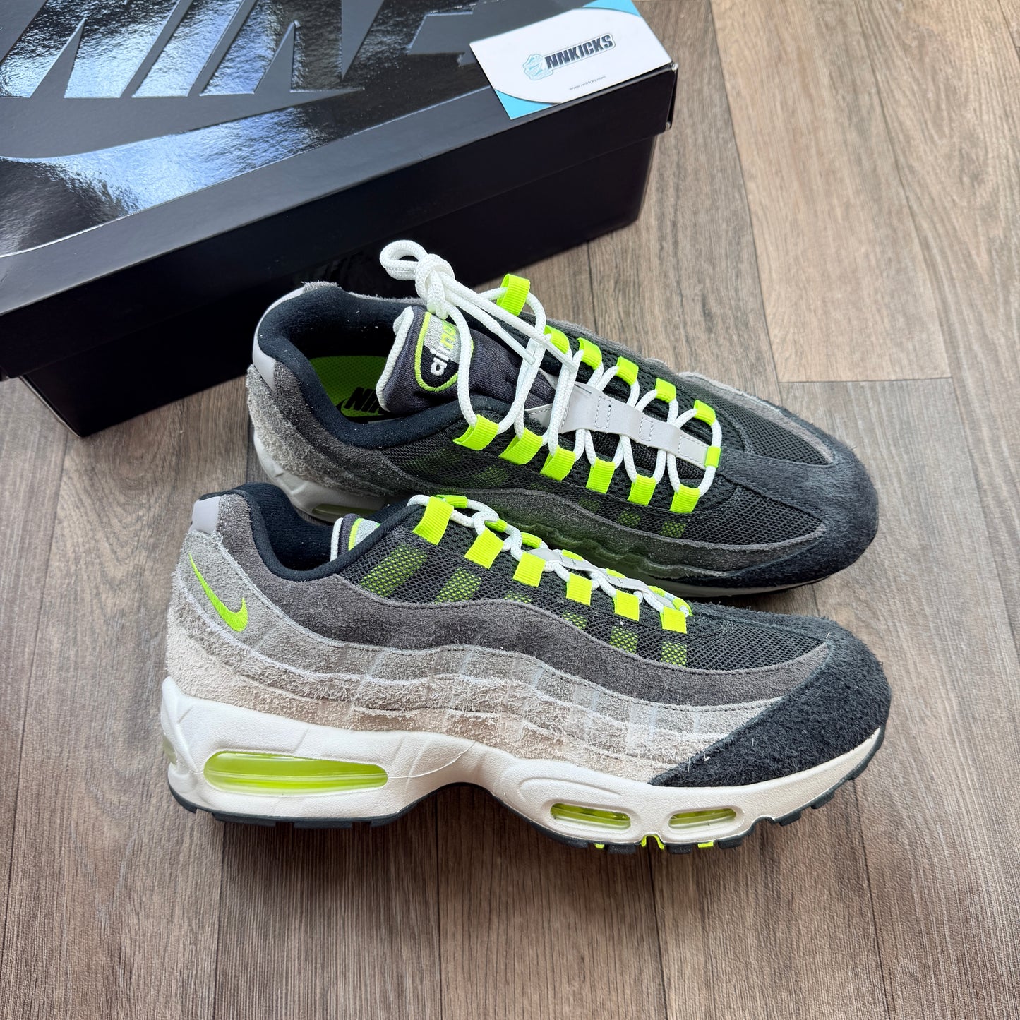 NIKE Air Max 95 Reverse Neon Moma