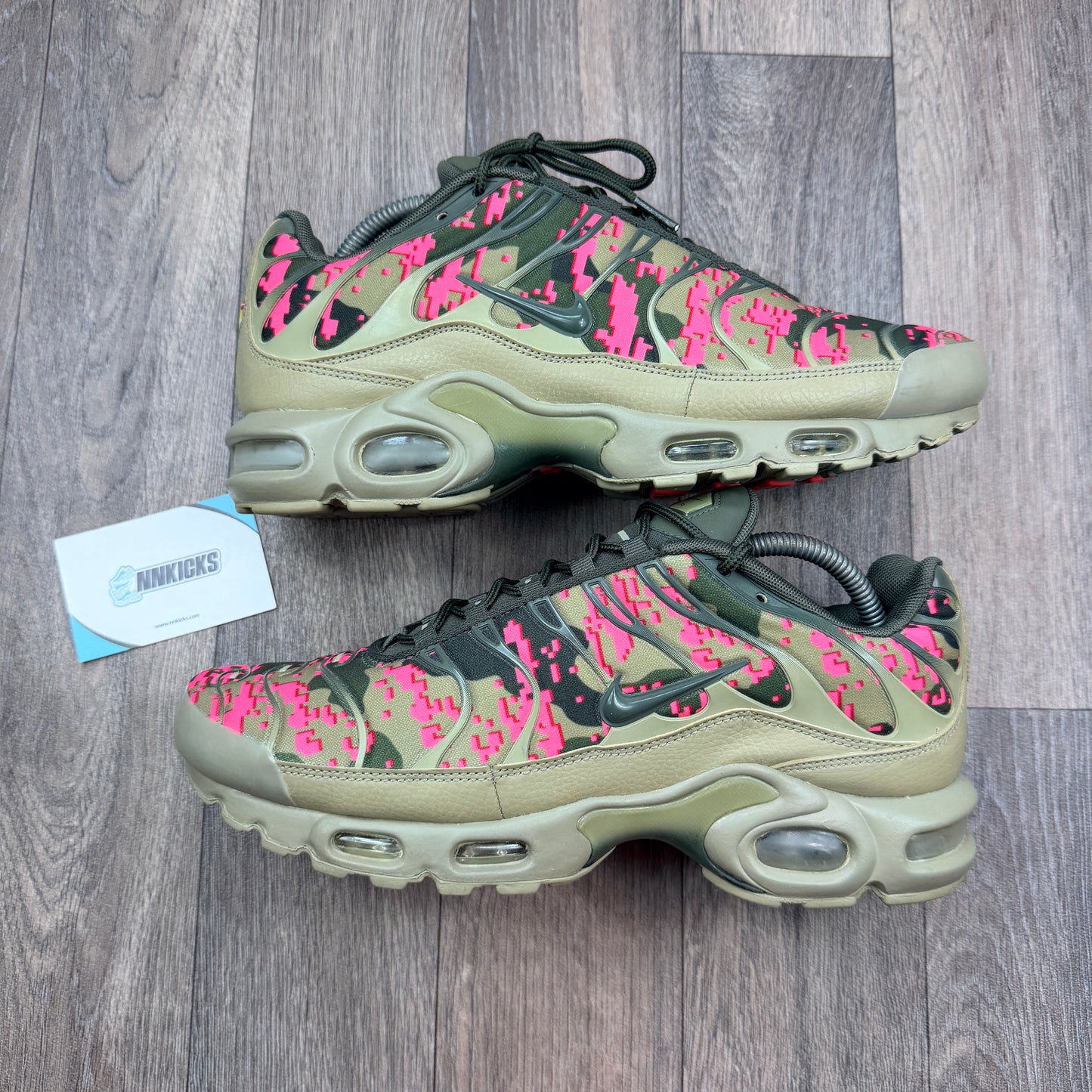 NIKE Air Max Plus TN Neutral Olive Digital Camo