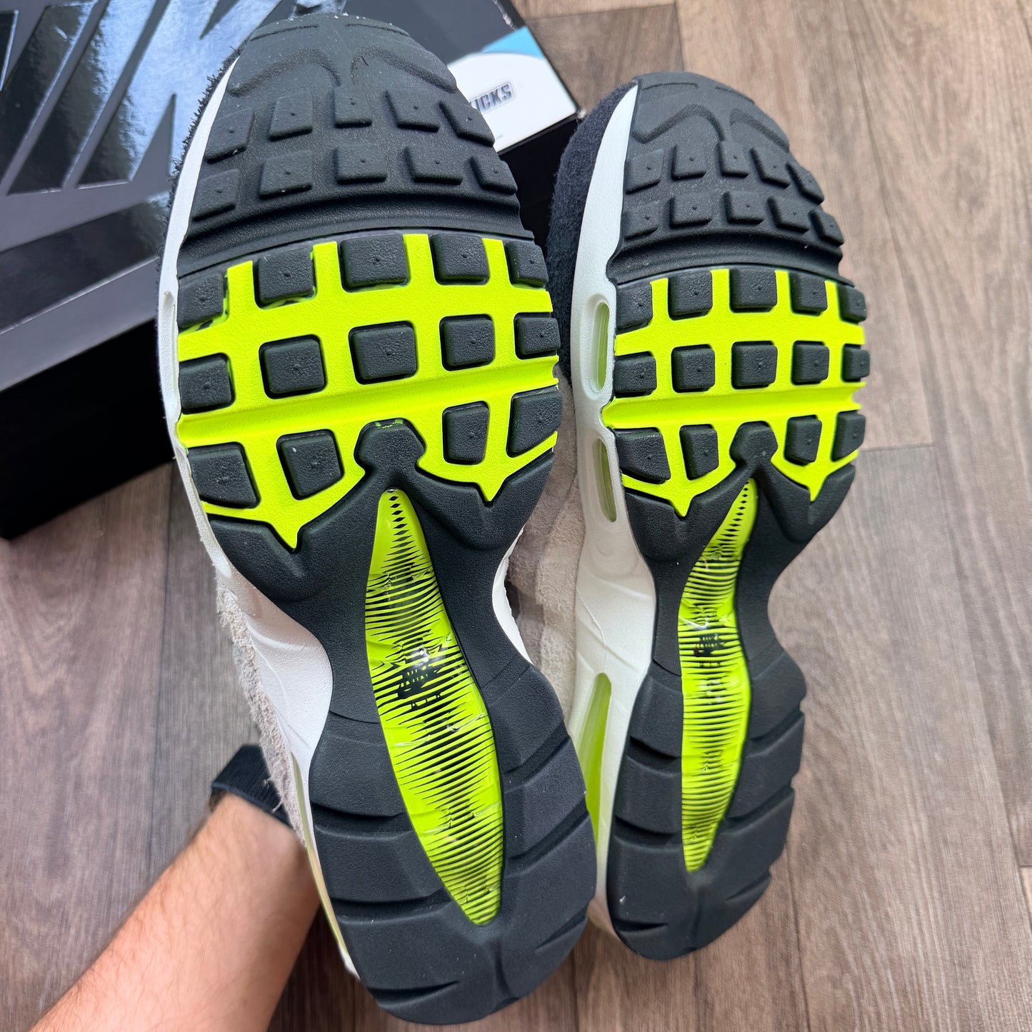 NIKE Air Max 95 Reverse Neon Moma