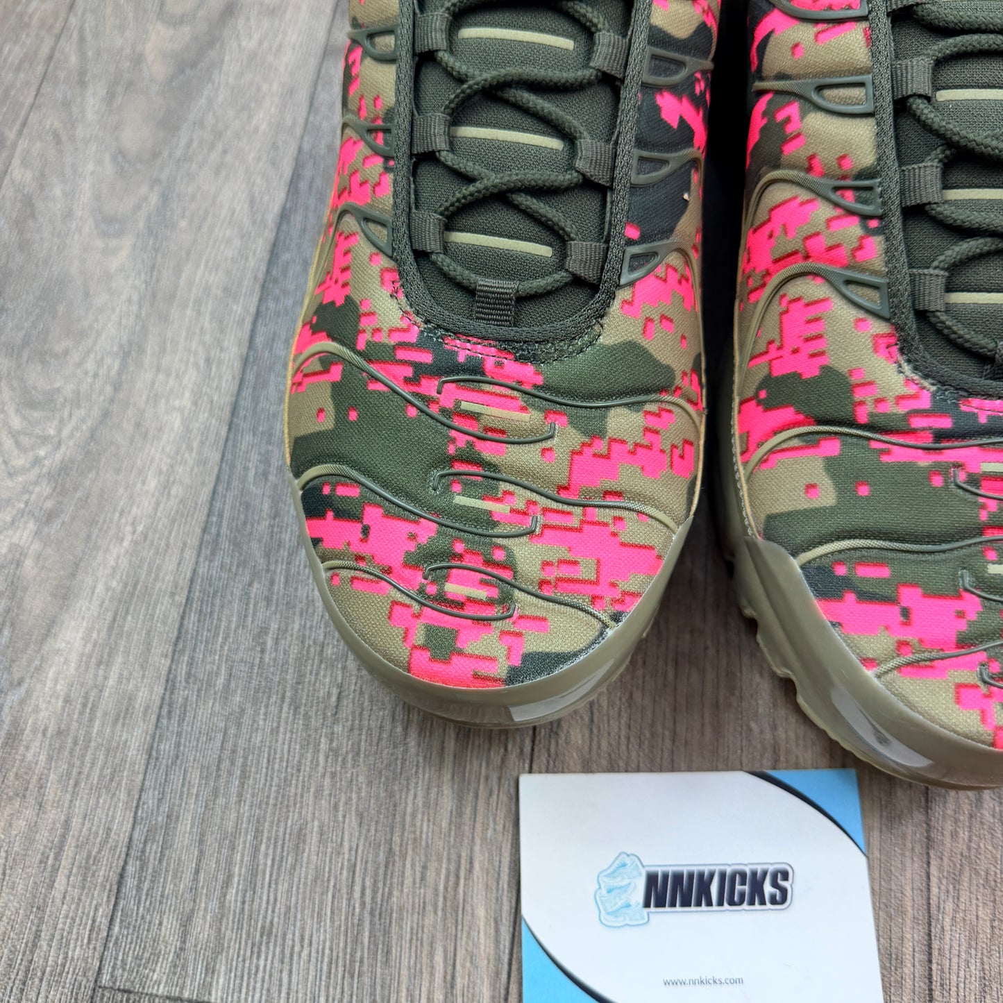 NIKE Air Max Plus TN Neutral Olive Digital Camo