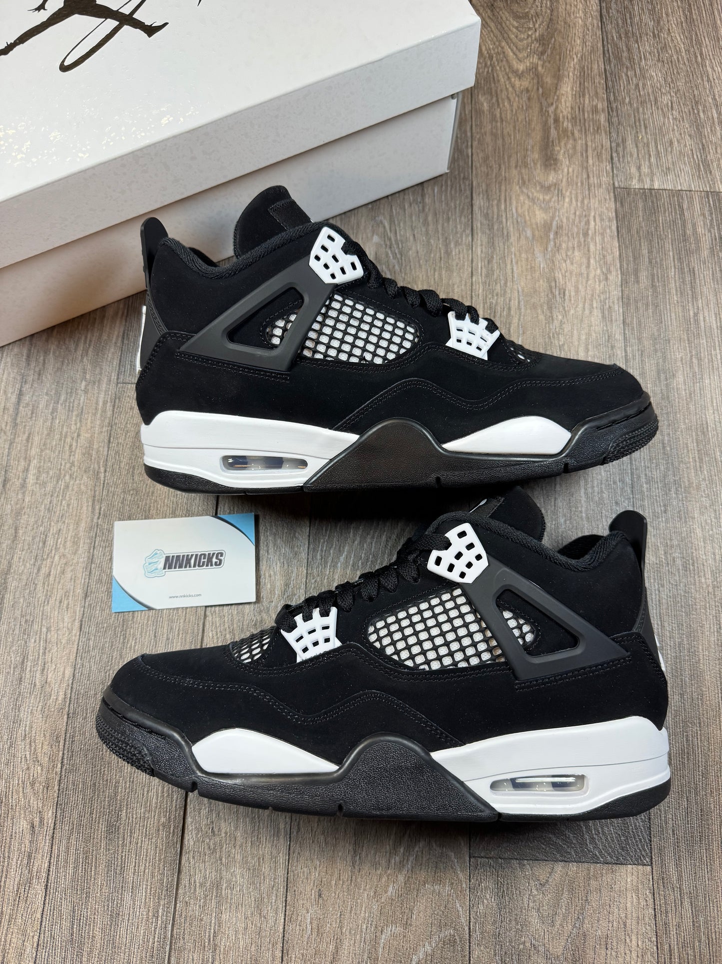 Jordan 4 White thunder