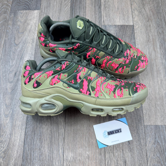 NIKE Air Max Plus TN Neutral Olive Digital Camo