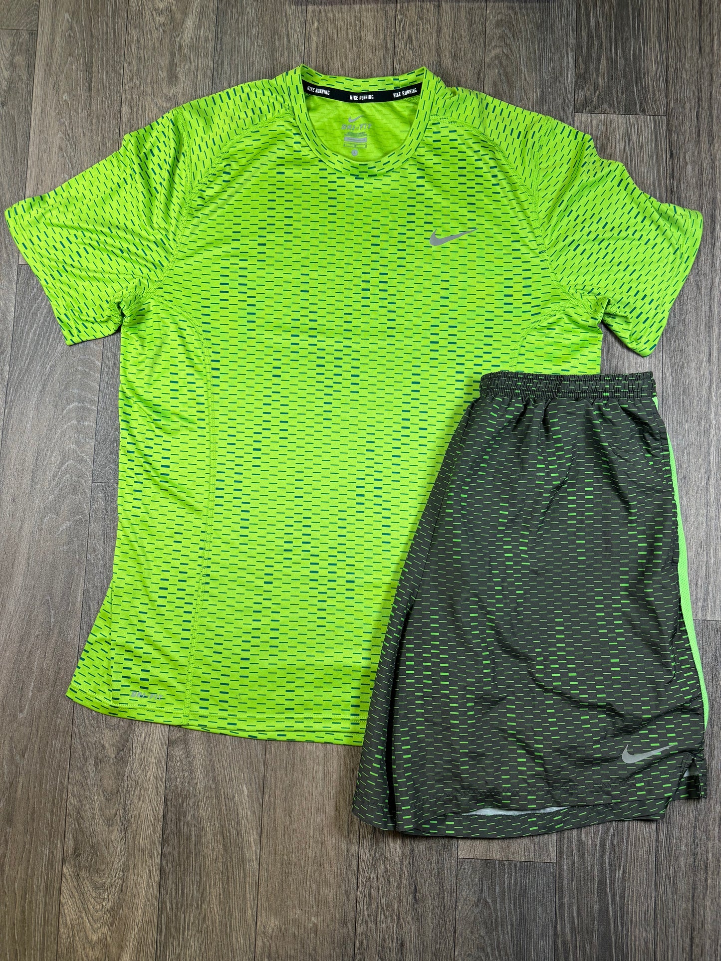 Green digital short set