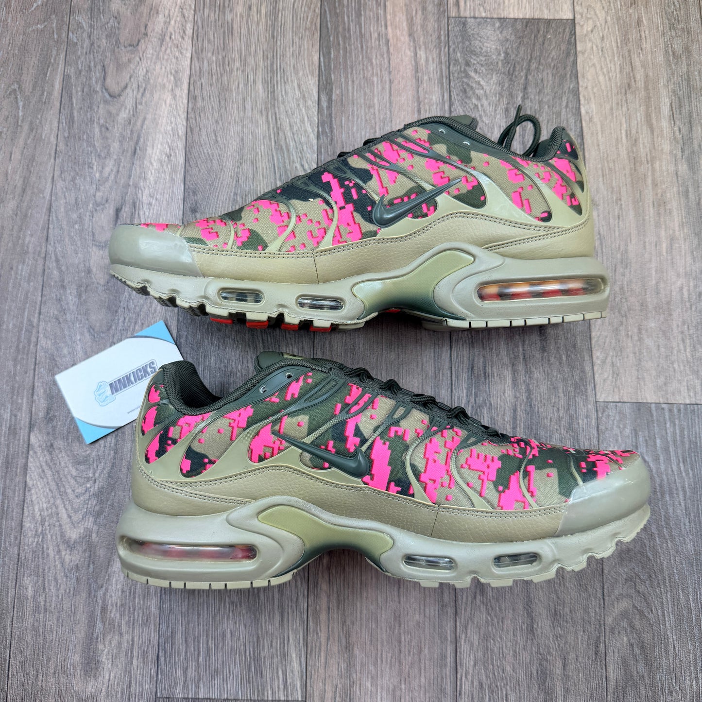 NIKE Air Max Plus TN Neutral Olive Digital Camo