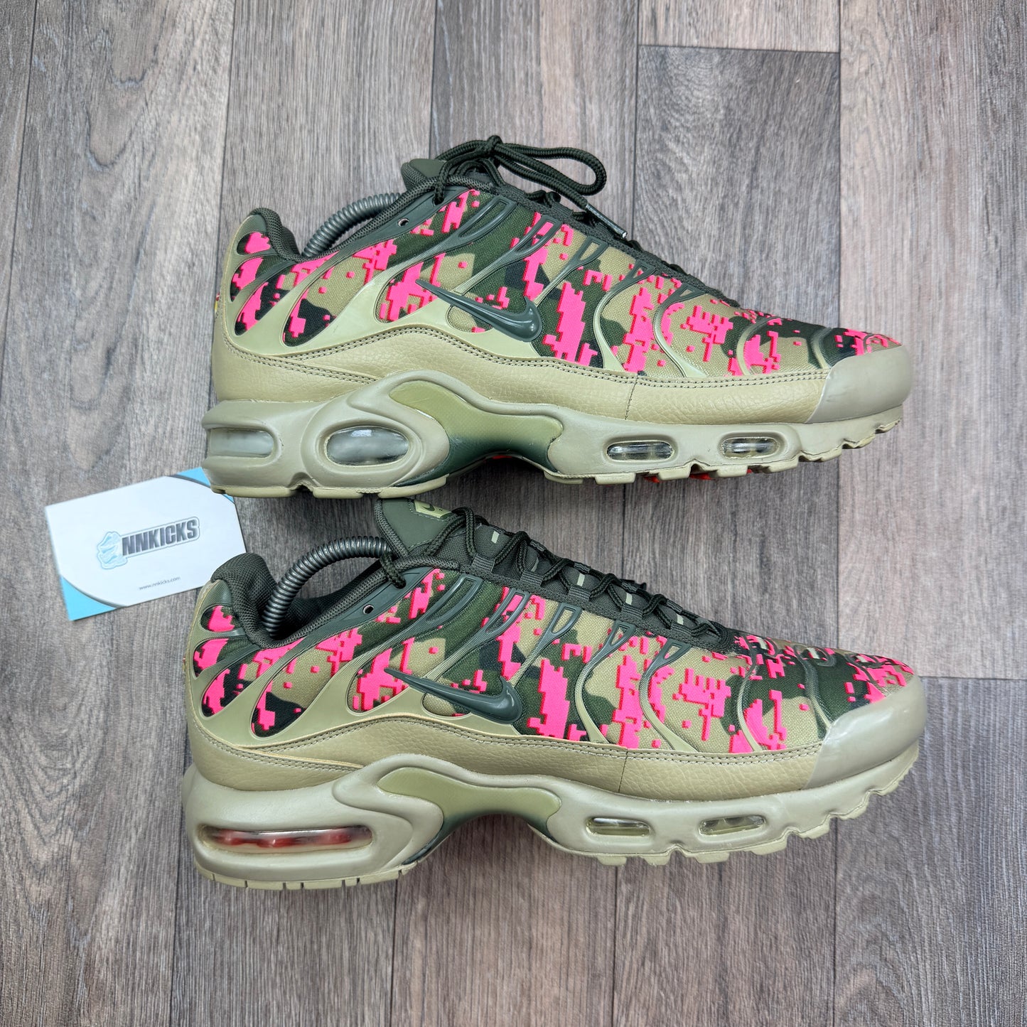 NIKE Air Max Plus TN Neutral Olive Digital Camo
