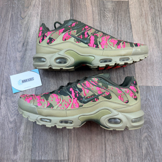 NIKE Air Max Plus TN Neutral Olive Digital Camo